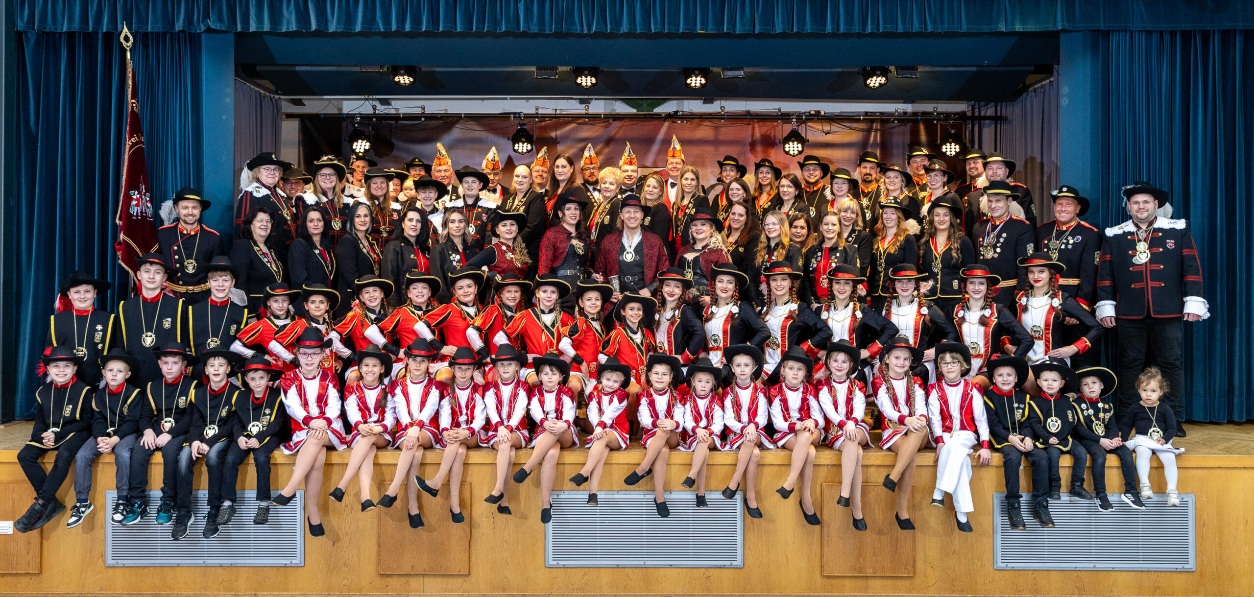 Gruppenfoto des Harmerzer-Carneval-Club-2025